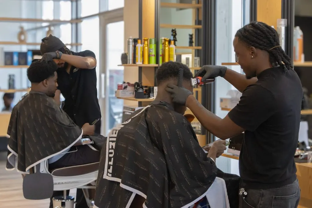 Ray, master barber, at work at Afro Barber Izmir