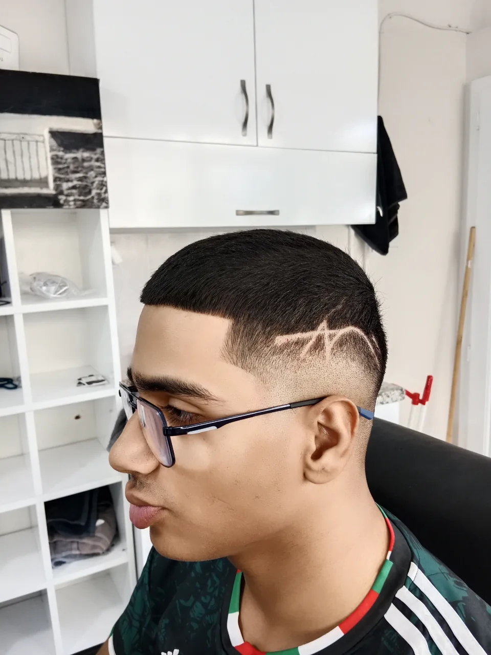 Afro Barber Izmir, Sharp Lines